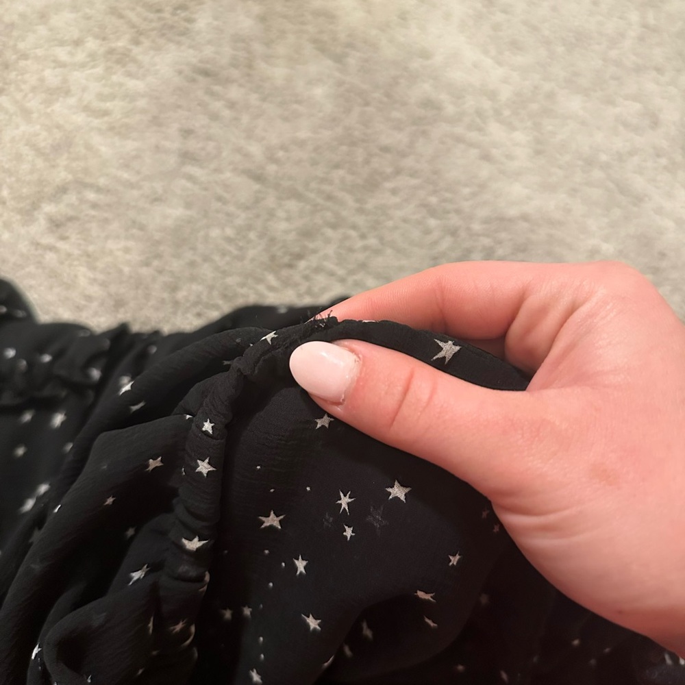 Black and White Star One Shoulder Buddy Love - Picture 4 of 4